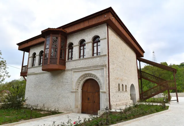Mehmandarovlar Ev Müzeyi